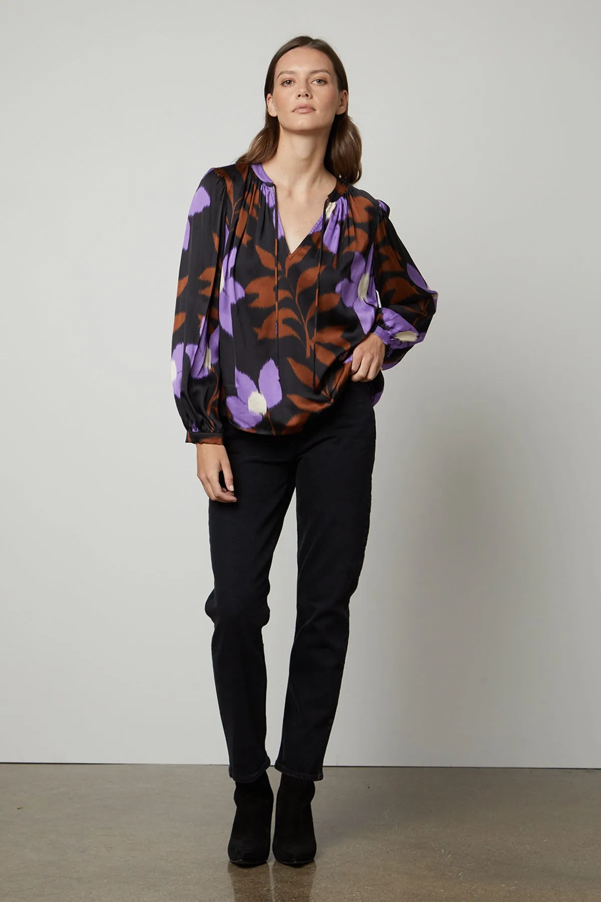 ISRA PRINTED V-NECK BLOUSE