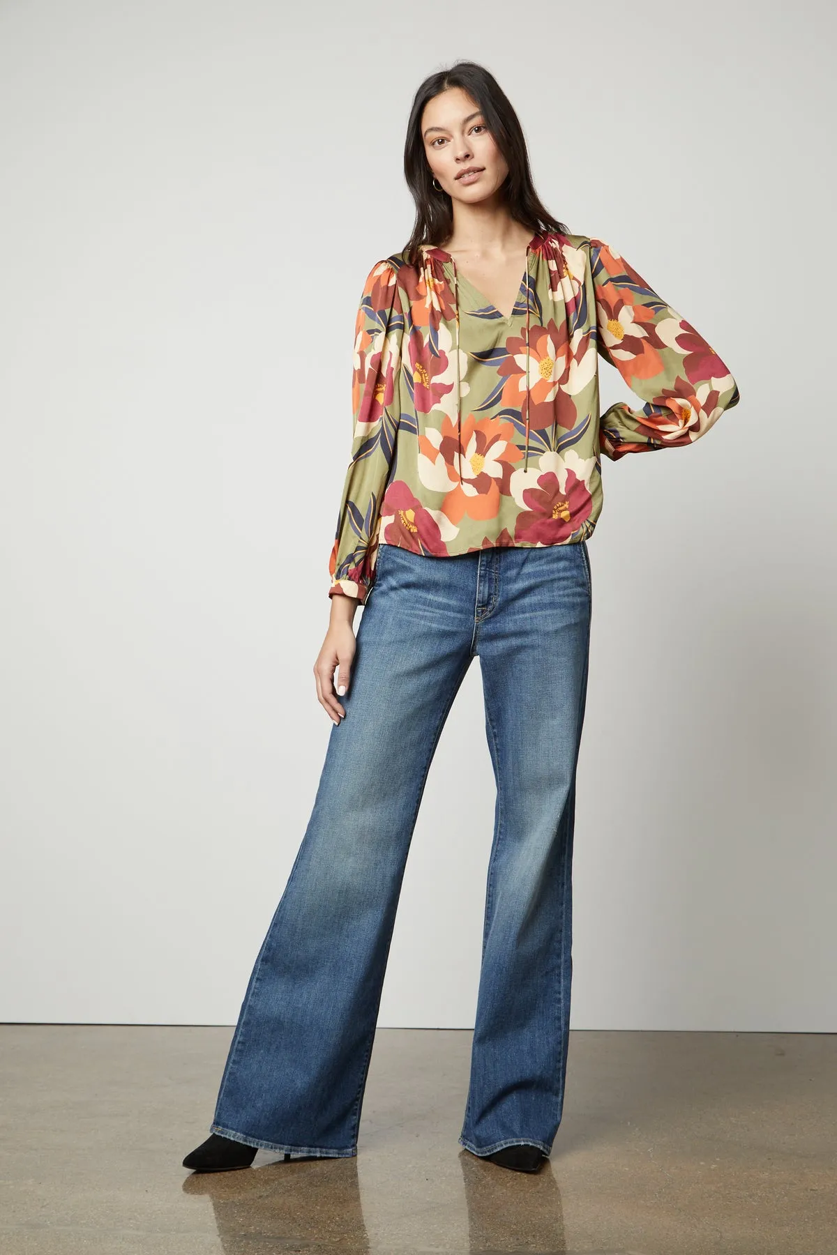 ISRA PRINTED V-NECK BLOUSE