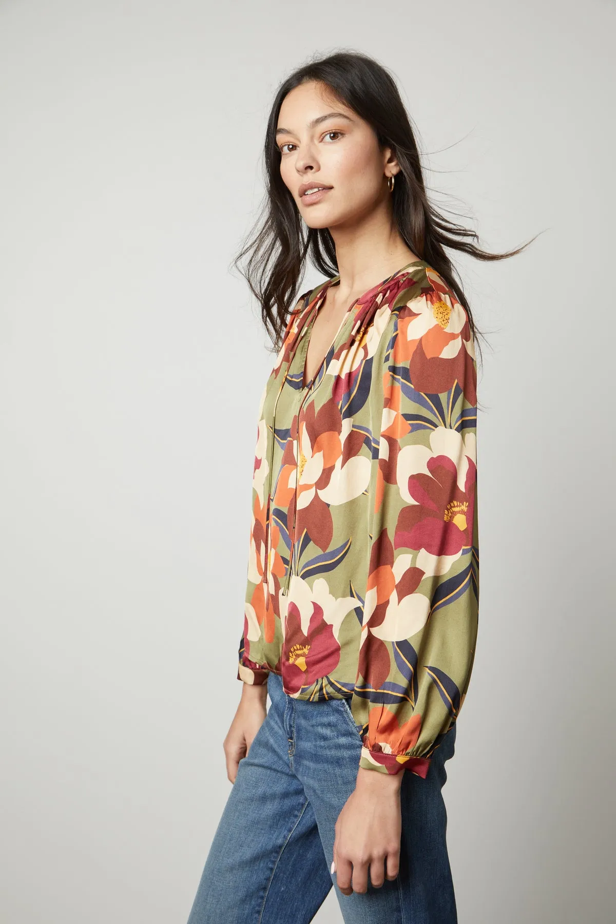 ISRA PRINTED V-NECK BLOUSE