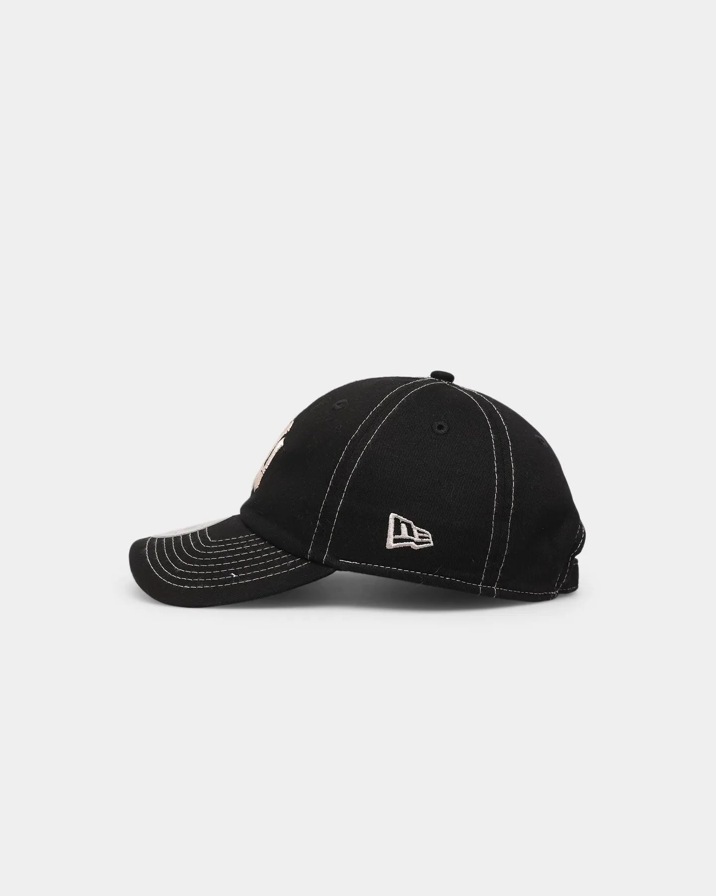 New Era New York Yankees 'Black Contrast' Casual Classic Strapback Black/Stone