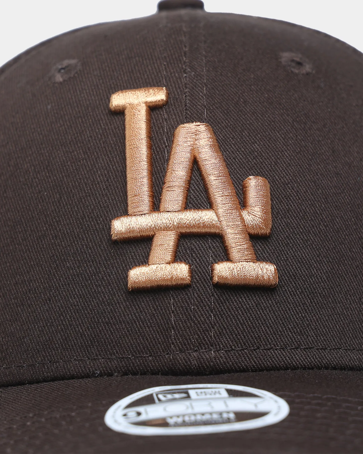 New Era Women's Los Angeles Dodgers 9FORTY Casual Classic Strapback Walnut