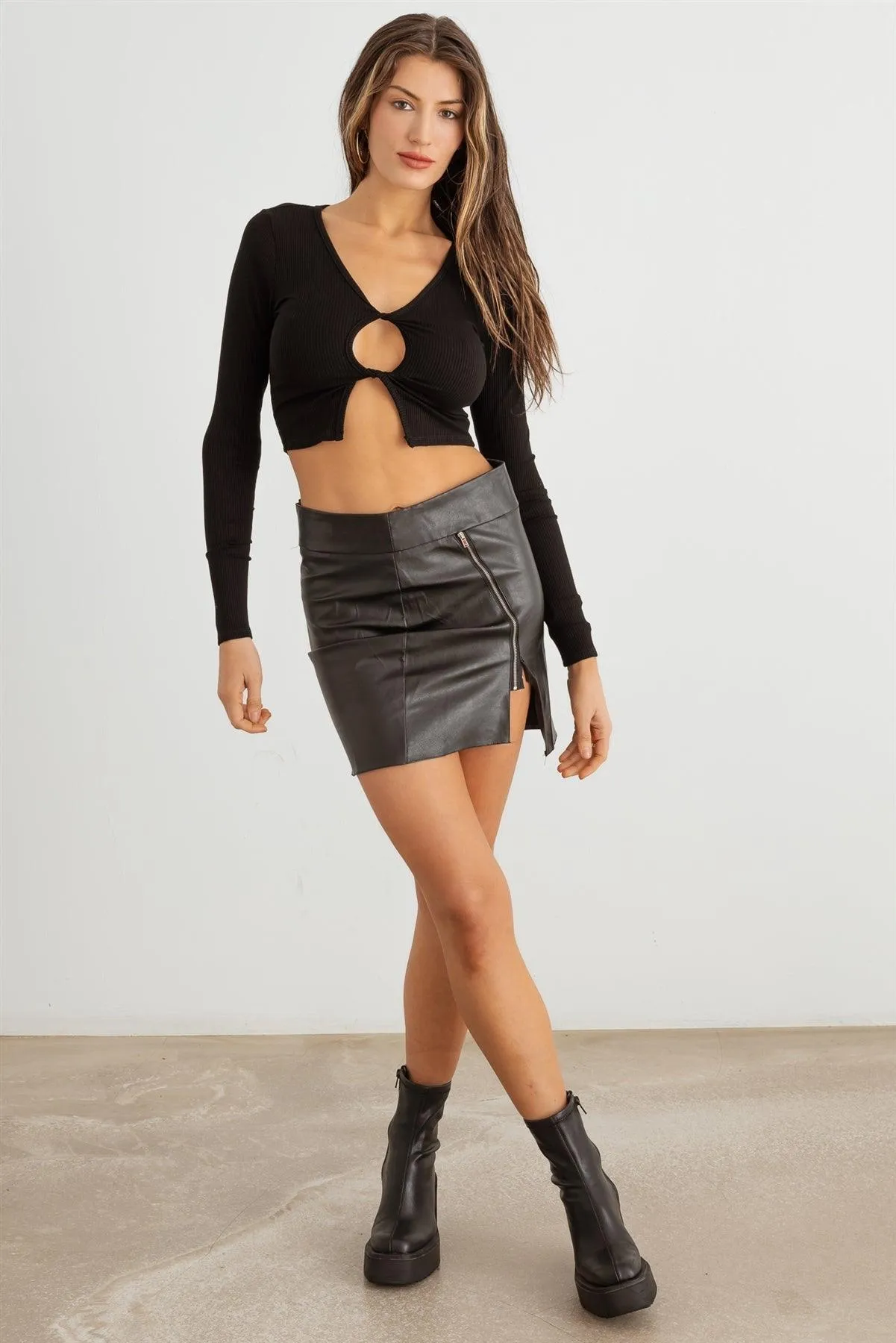 Ribbed Front Cut-Out Twist Long Sleeve Crop Top