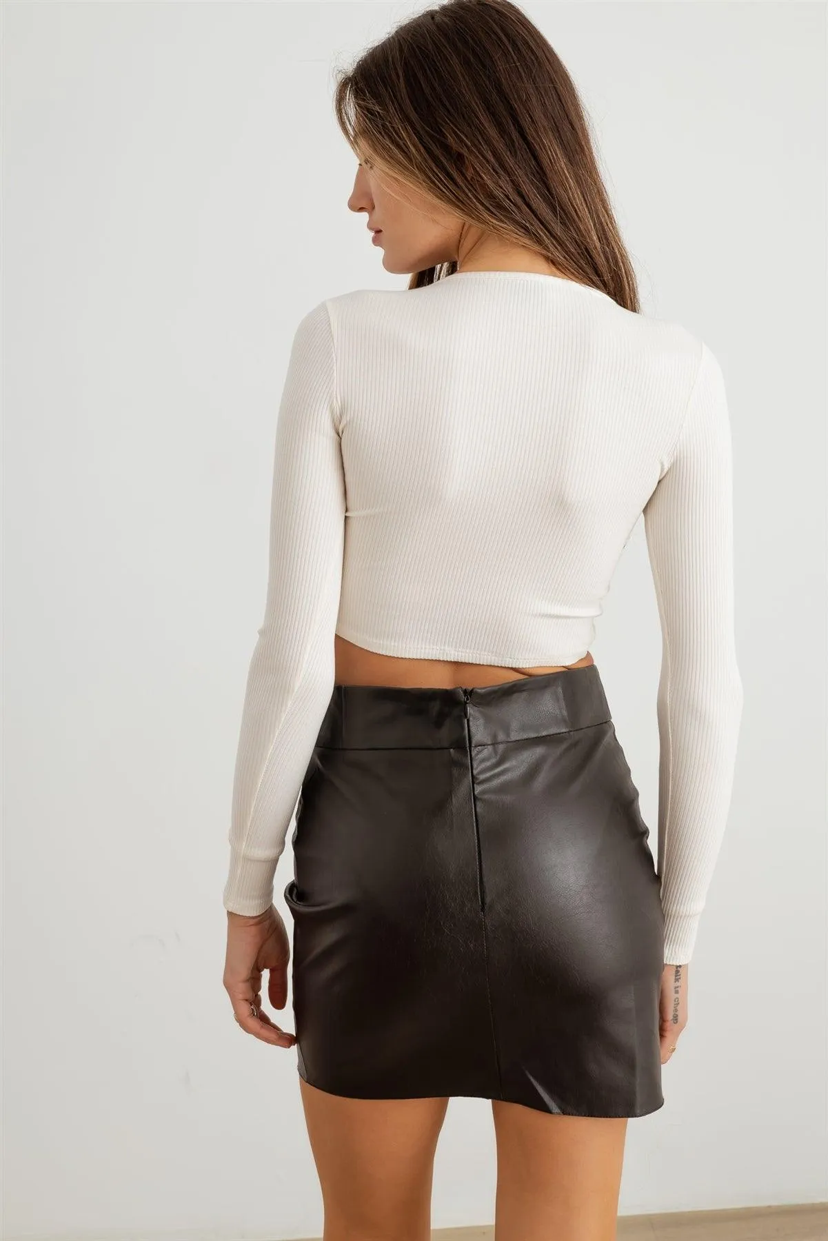 Ribbed Front Cut-Out Twist Long Sleeve Crop Top