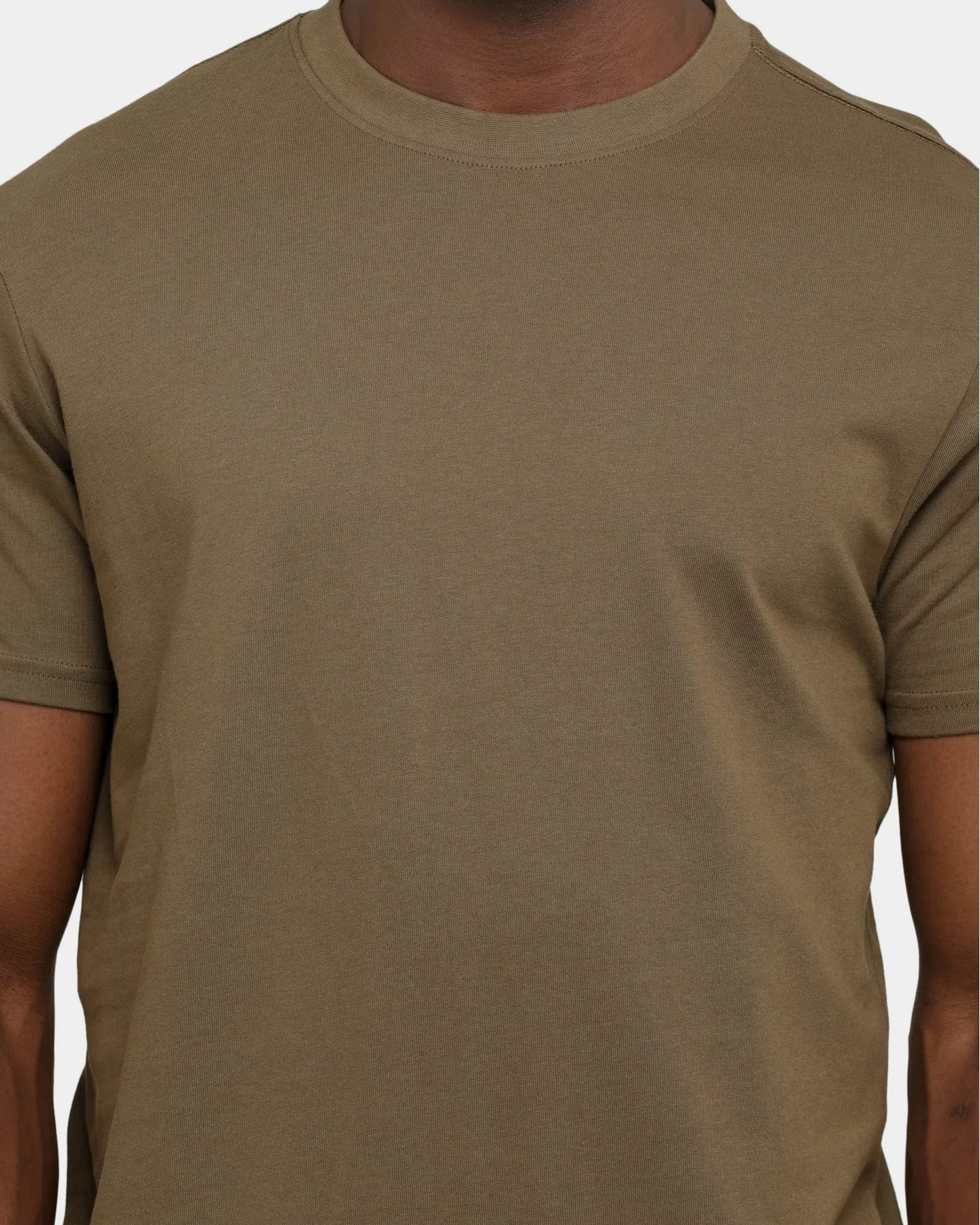 Well Made Exhibit T-Shirt Army Green