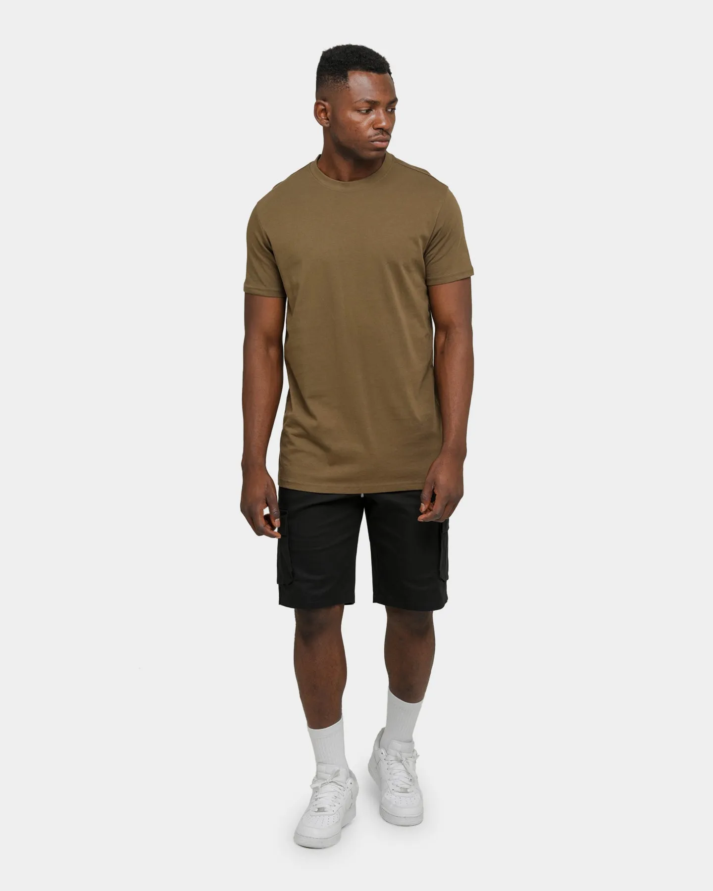 Well Made Exhibit T-Shirt Army Green